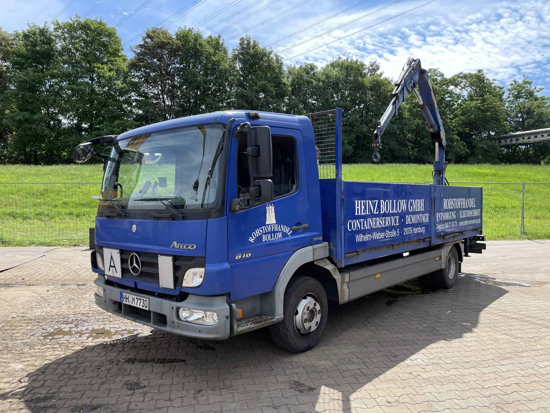 Mercedes Atego mit Ladekran